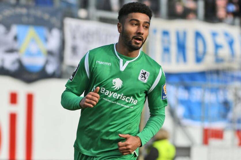 星空体育赛前德甲焦点战，夏洛特黄蜂外线爆发，质疑声仍在，更衣室氛围转暖的简单介绍