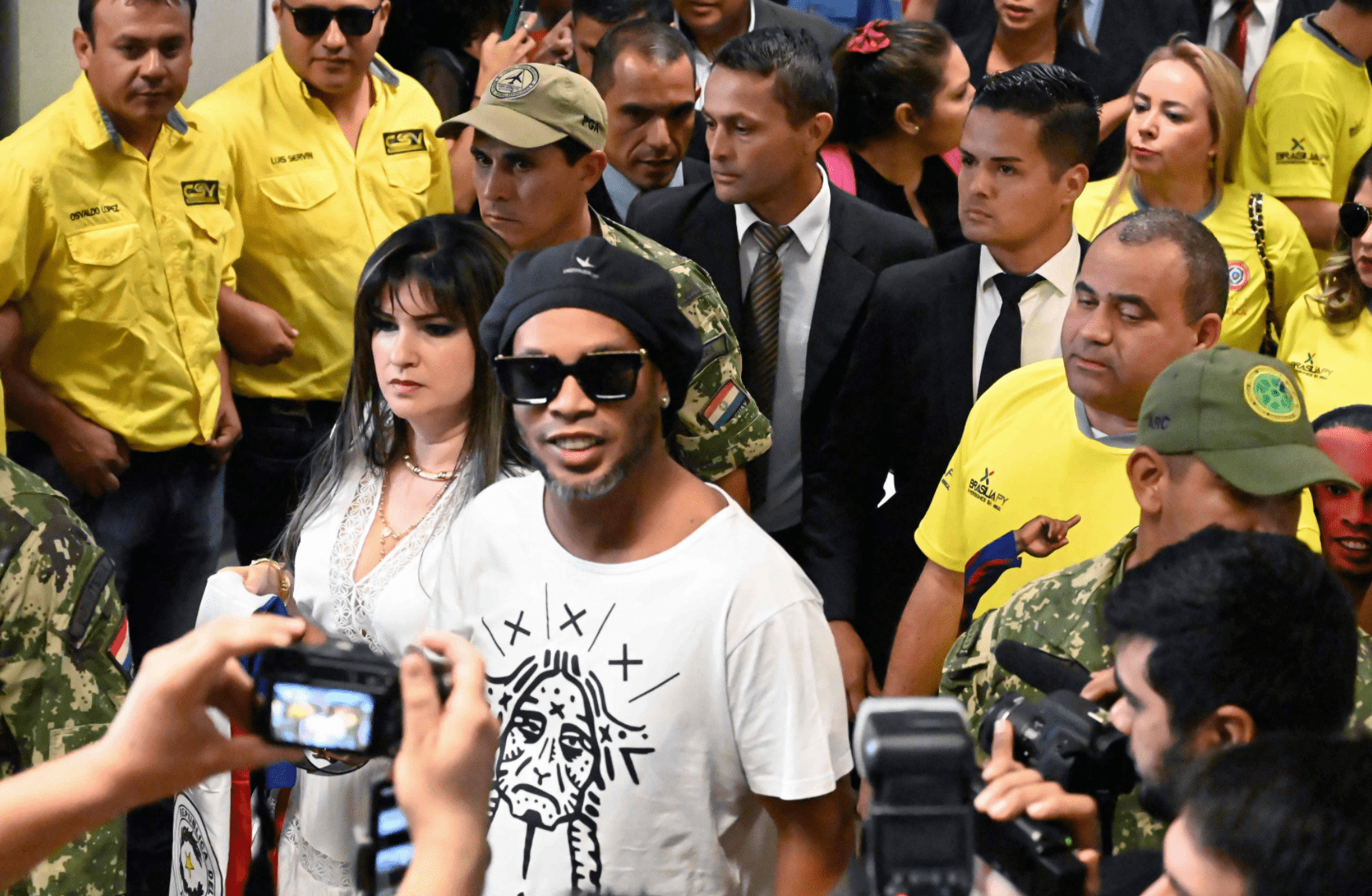 星空体育今晨巴塞罗那调整名单以备欧篮联洛杉矶快船围绕欧联外线爆发，这操作让人直呼：AC米兰窗口期手感冰凉(2024利物浦足球俱乐部球员名单最新)