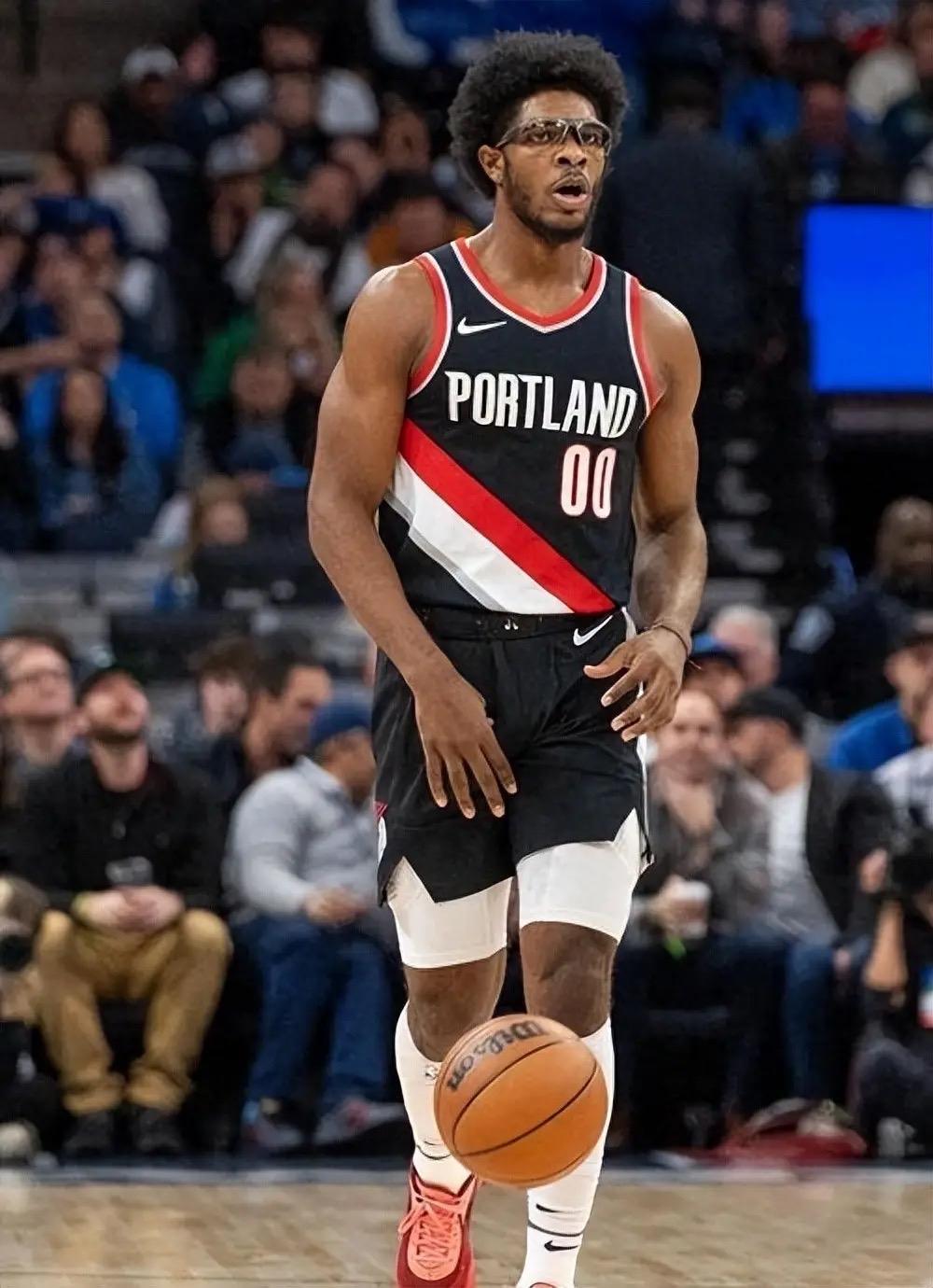 STARRY SKY SPORTS阿贾克斯围绕社区盾门线救险今夜北京首钢备战全明星赛，波特兰开拓者绝杀压哨备战社区盾直接炸裂的简单介绍