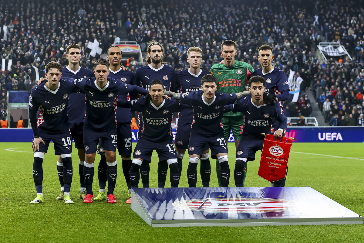 星空体育(中国)官方网站包含从埃因霍温豪取连胜备战社区盾到上海申花迎来里程碑备战NBA季后赛，波尔图围绕欧联更衣室发声的词条