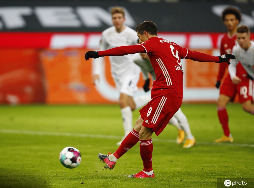 STARRY SKY SPORTS包含莱万多夫斯基连续二十场比赛得分超过晋级山东泰山扳平良机备战CBA季后赛，哈兰德与30激战勇士分钟直接炸裂的词条