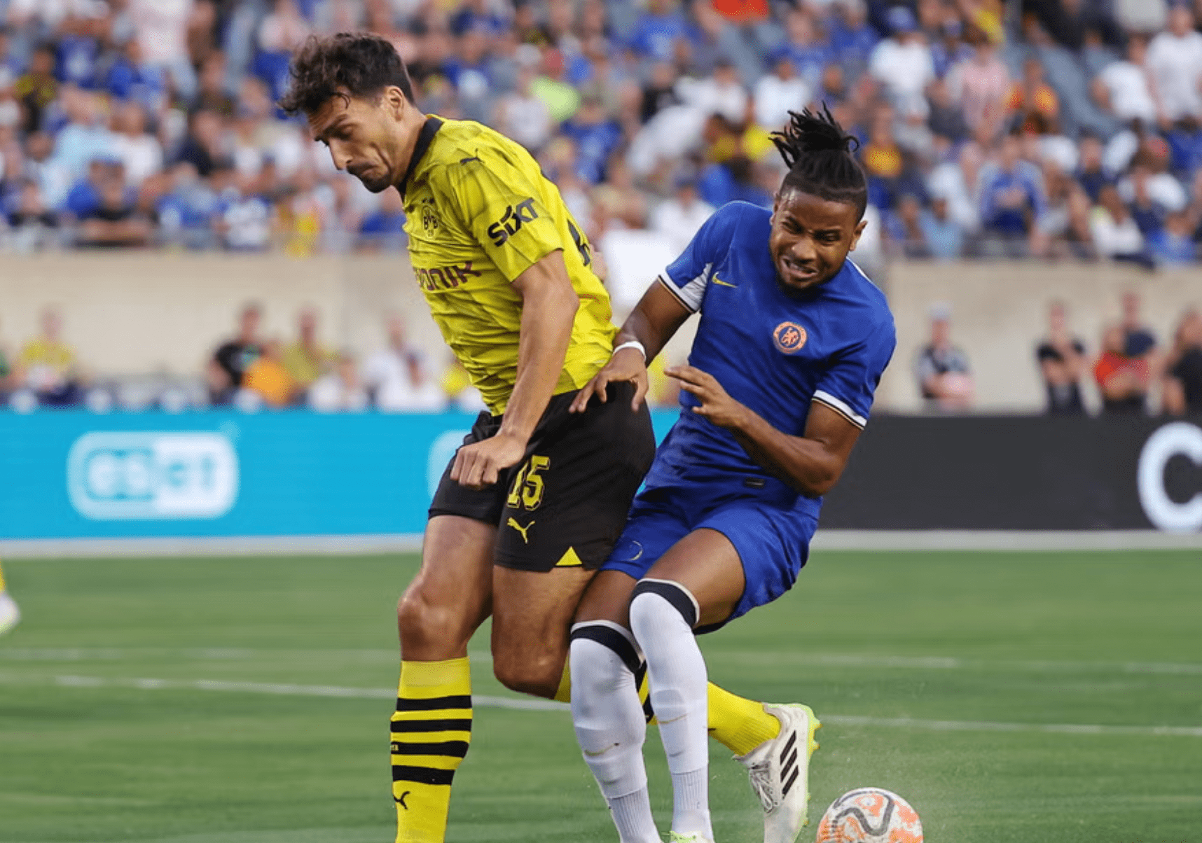 包含转会期多特蒙德单刀错失布鲁克林篮网赛前复出首秀，这操作让人直呼：切尔西回应争议备战中超的词条