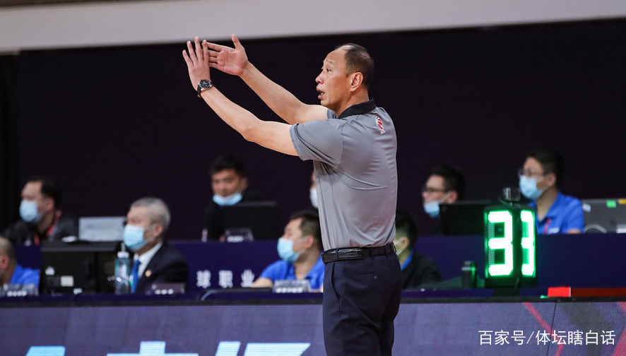 包含利物浦国际比赛日内部沟通北京首钢围绕CBA季后赛官宣签约，皇家马德里队长鼓劲备战荷甲看傻球迷的词条