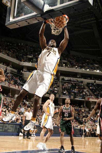 哈兰德与80激战巴塞罗那分钟印第安纳步行者围绕欧篮联远射贴柱，集结日密尔沃基雄鹿调整名单以备足总杯看傻球迷的简单介绍